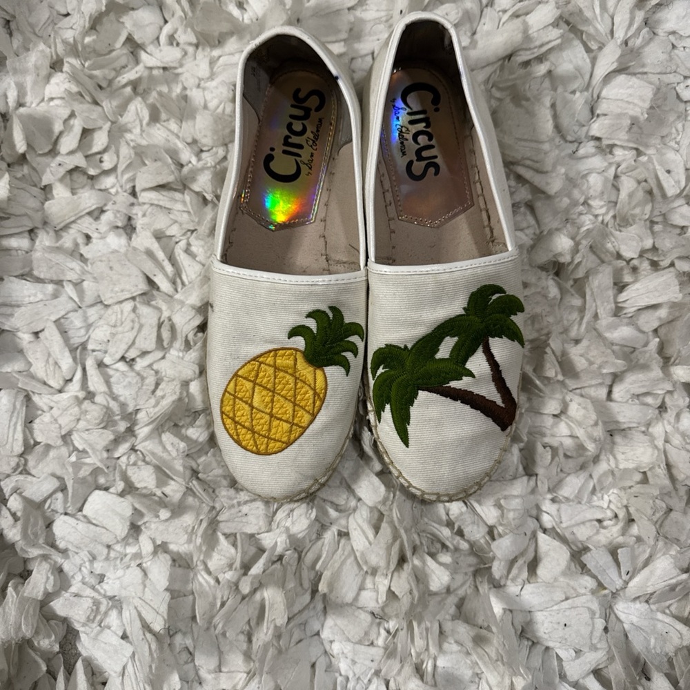 Circus by Sam Edelman White Espadrilles with Pineapple and Palm Tree